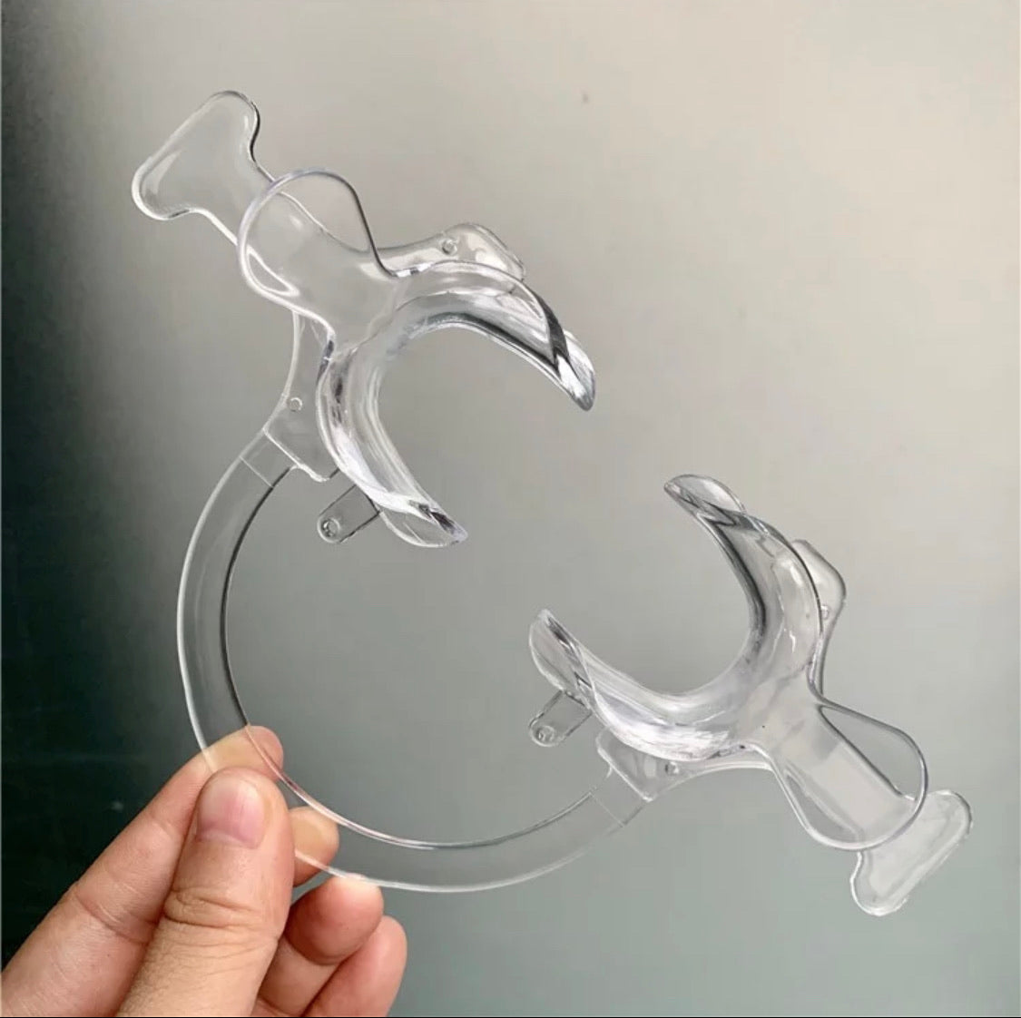 Lip Retractor With Handles For Dental Photography