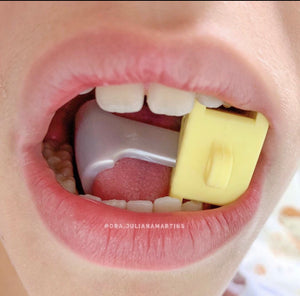 Silicone Bite - Tongue Retractor